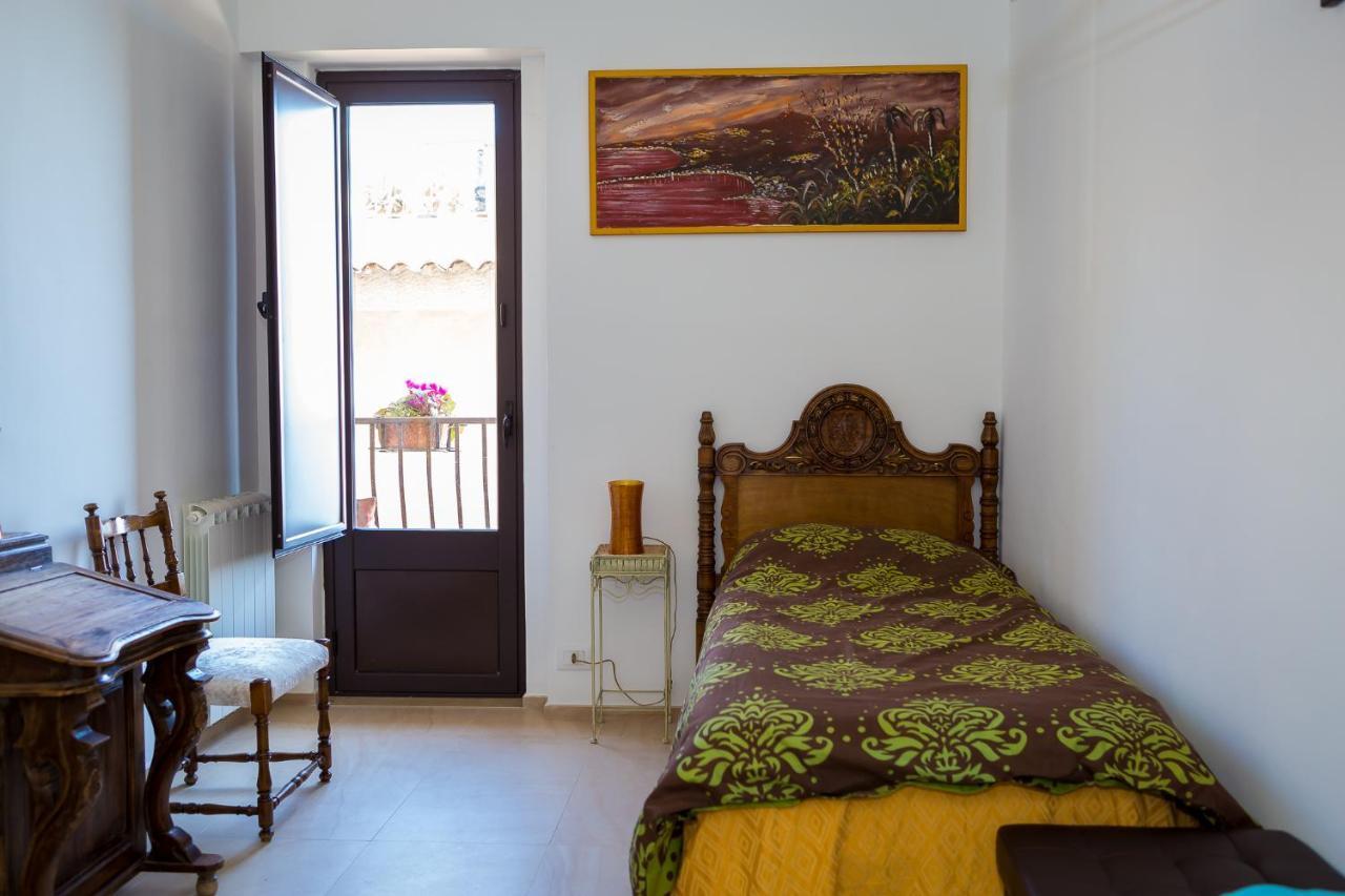 B&B La Casa Gialla タオルミーナ エクステリア 写真
