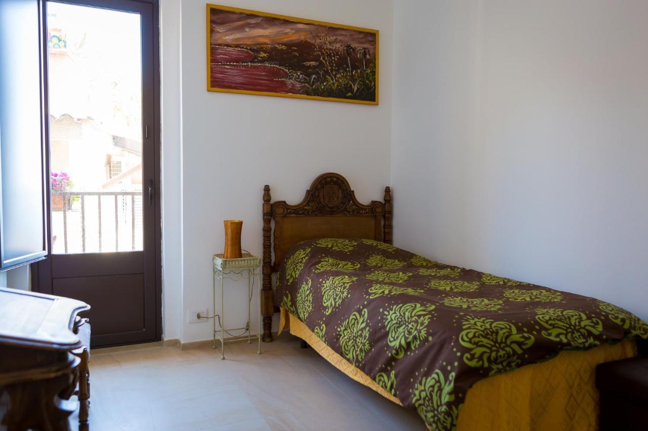 B&B La Casa Gialla タオルミーナ エクステリア 写真