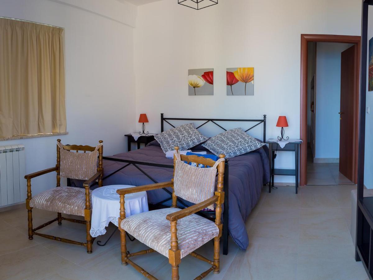 B&B La Casa Gialla タオルミーナ エクステリア 写真
