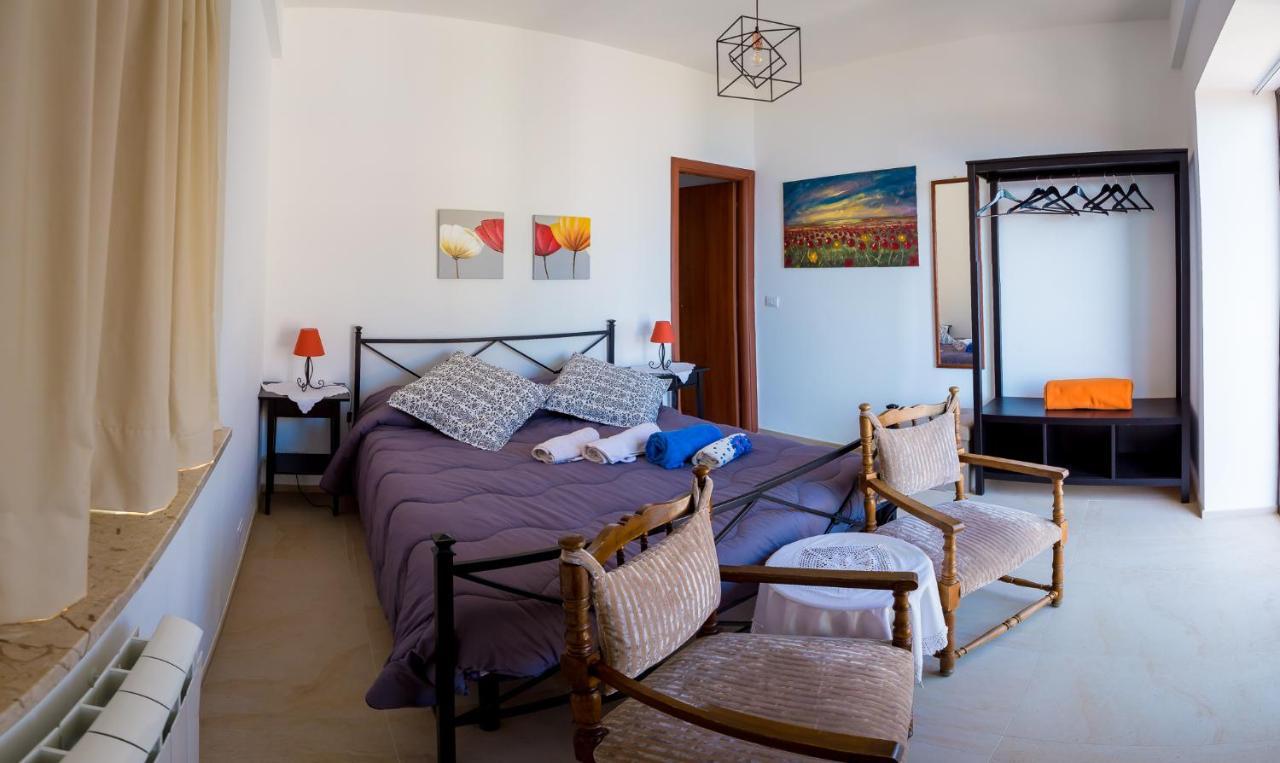 B&B La Casa Gialla タオルミーナ エクステリア 写真