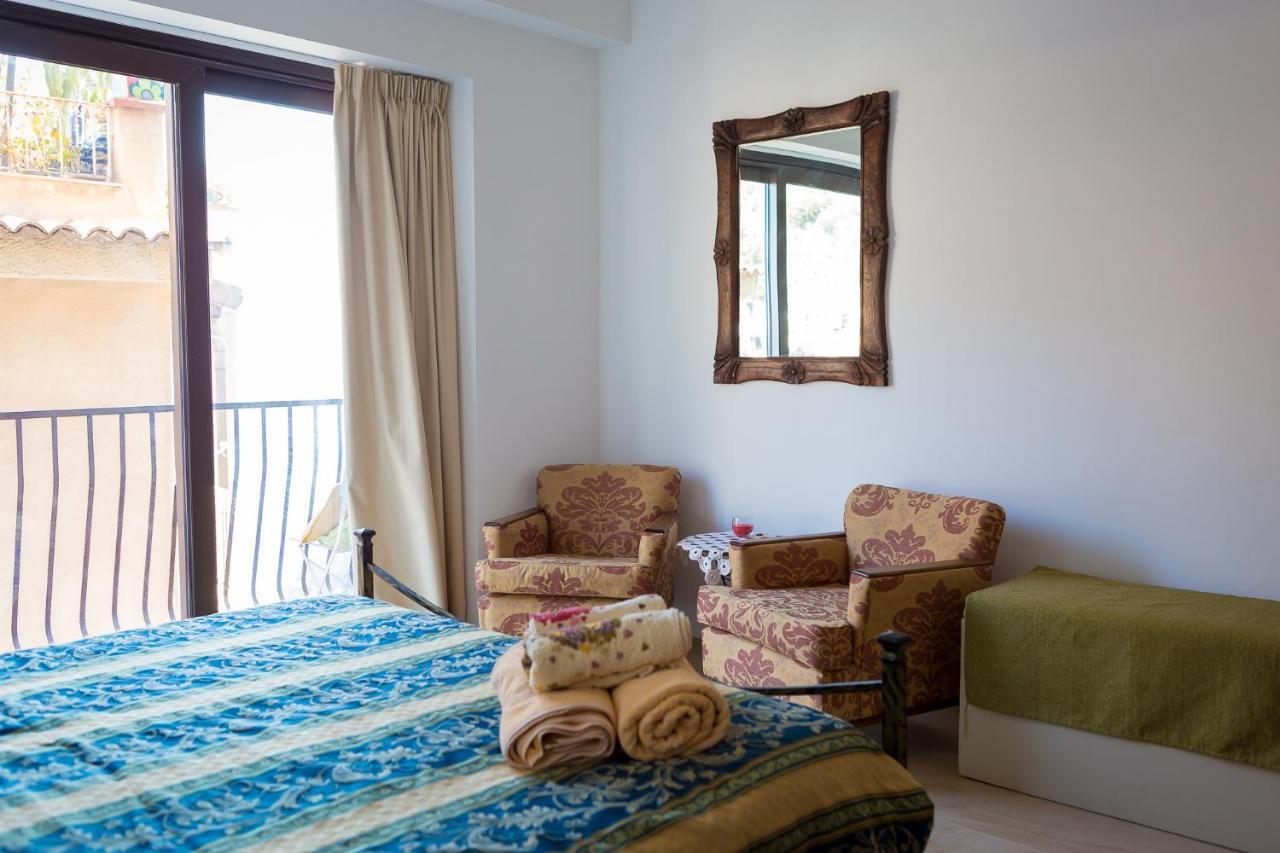B&B La Casa Gialla タオルミーナ エクステリア 写真